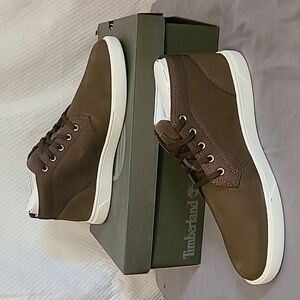 Mens- size 9, Timberland Groveton LTT Chk olive green shoe